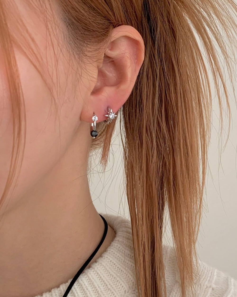 Black cubic ring earrings